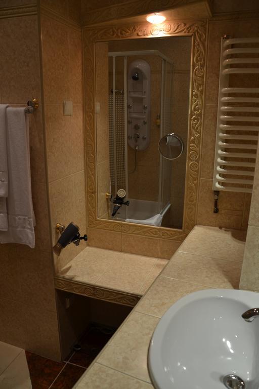 Hotel Bristol Tarnów Rom bilde